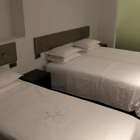 Lazza Hotel